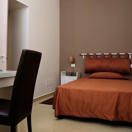 74 Crescenzio House Hotel Rome Bagian luar foto
